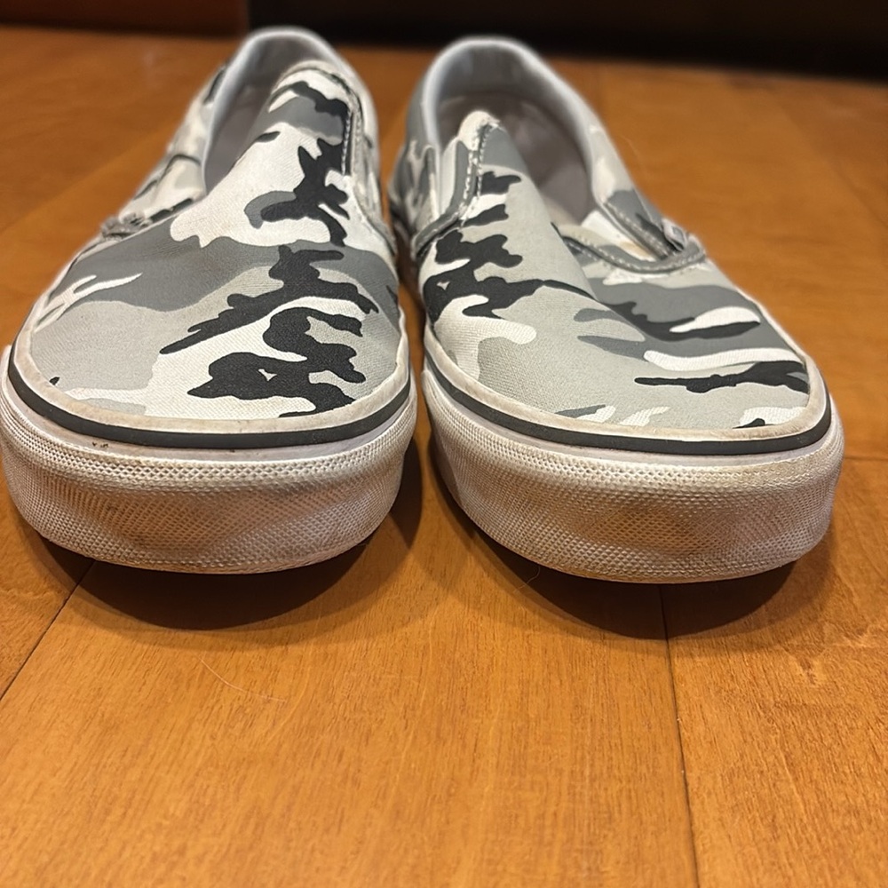 Vans camo slip ons - Picture 2 of 10